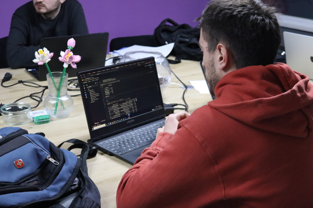 Mëso pse Data Science nuk është veç për matematicientë. Zbulo si mundesh me fillu karrierë në Data Analytics, Python, Power BI dhe Machine Learning edhe si me u bo profesionist për vetëm 6 muaj në Jungle Data Science Academy.